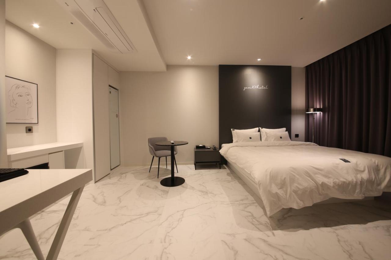 Zam101 Hotel Gimhae ภายนอก รูปภาพ