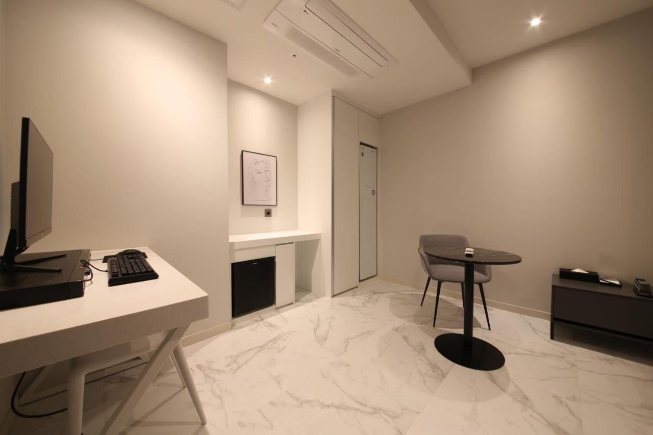 Zam101 Hotel Gimhae ภายนอก รูปภาพ