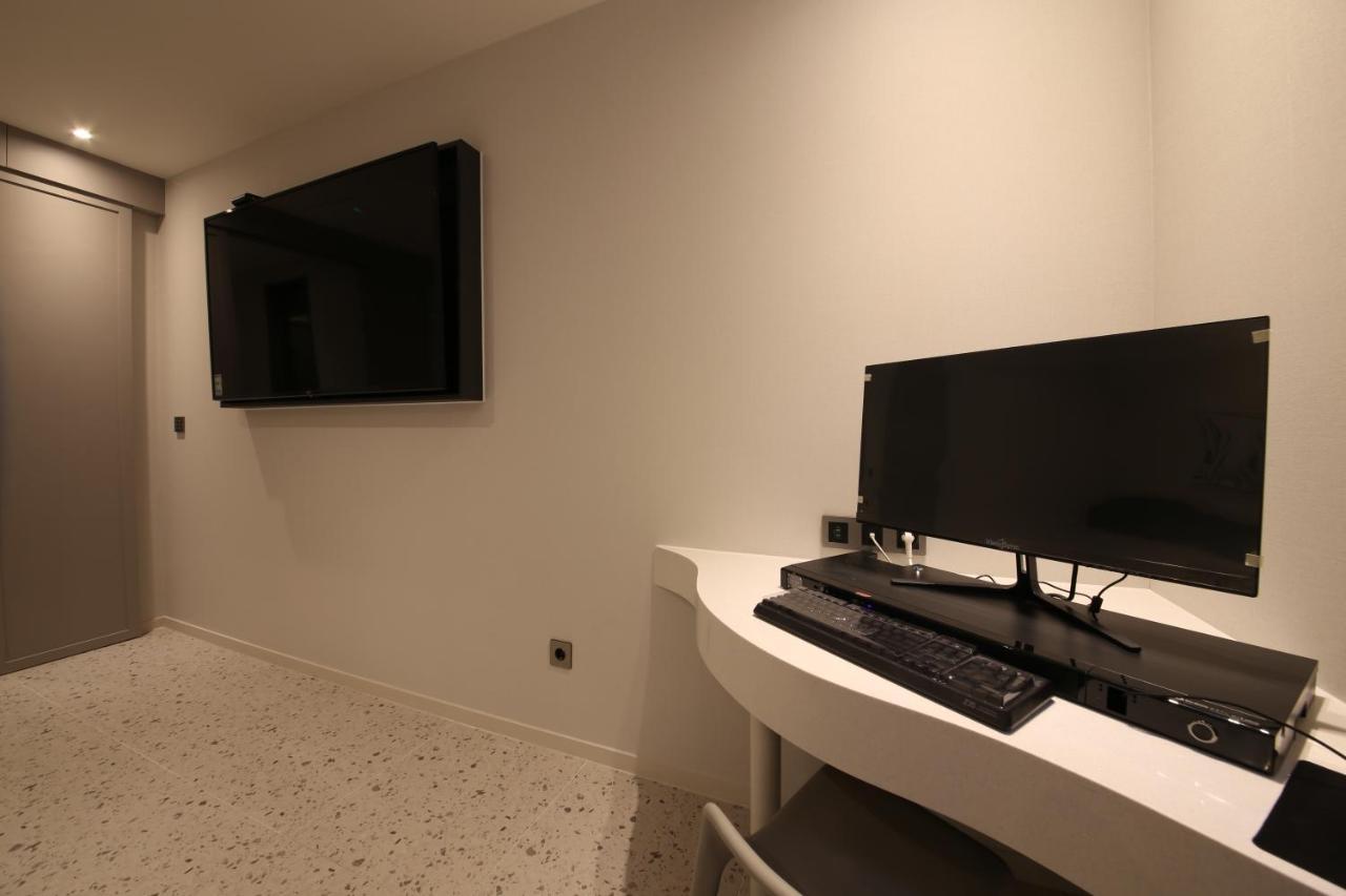 Zam101 Hotel Gimhae ภายนอก รูปภาพ
